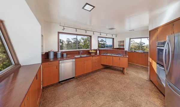 $4,895,000 | 1030-1010 East Mountain Drive, Santa Barbara, CA 93108