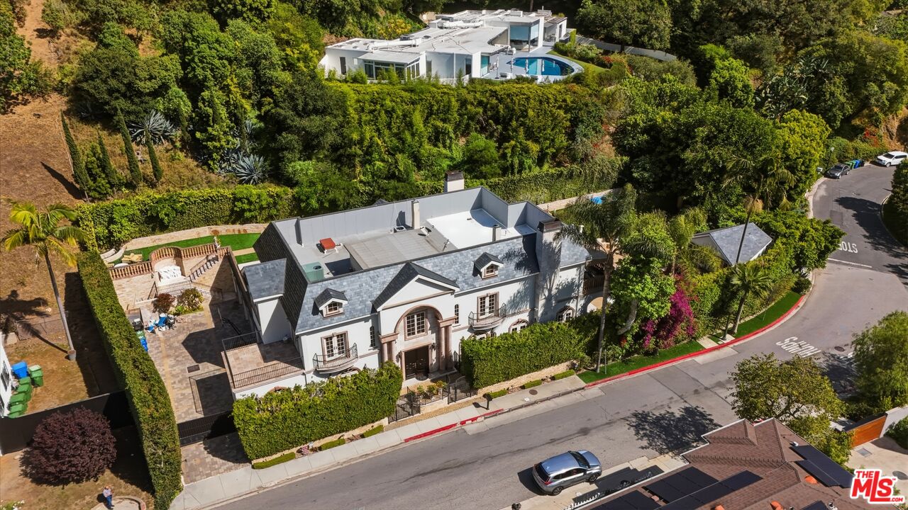 900 Chantilly Road Los Angeles, CA 90077 - Photo 42 of 46