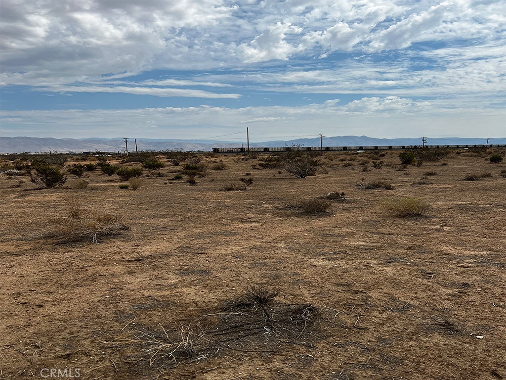 10645 Hesperia Road Hesperia, CA 92345 - Photo 2 of 6