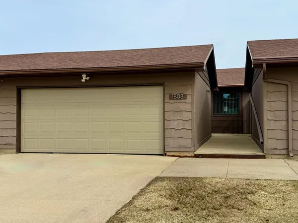 $249,900 | 1808 Lakewood Avenue, Albert Lea, MN 56007