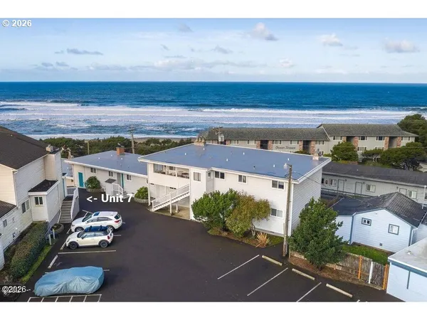 $625,000 | 4239 Southeast Highway 101, Lincoln City, OR 97367