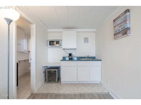 $625,000 | 4239 Southeast Highway 101, Lincoln City, OR 97367