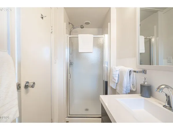 $625,000 | 4239 Southeast Highway 101, Lincoln City, OR 97367