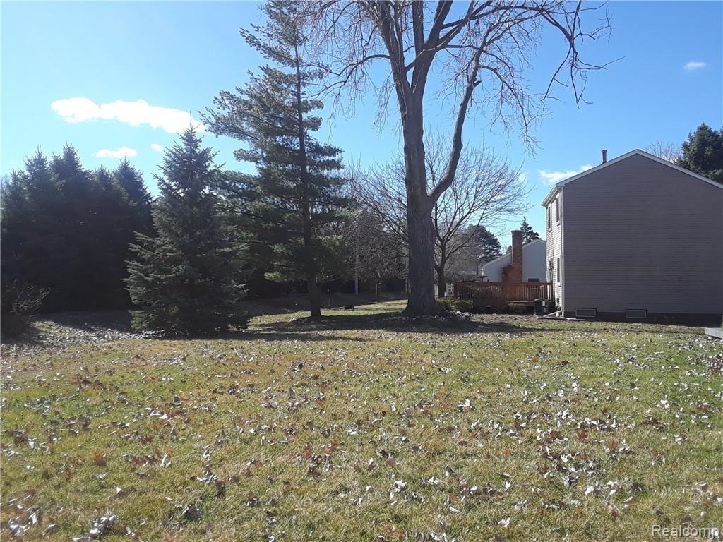 867 Hadley Road Rochester Hills, MI 48307 - Photo 33 of 38