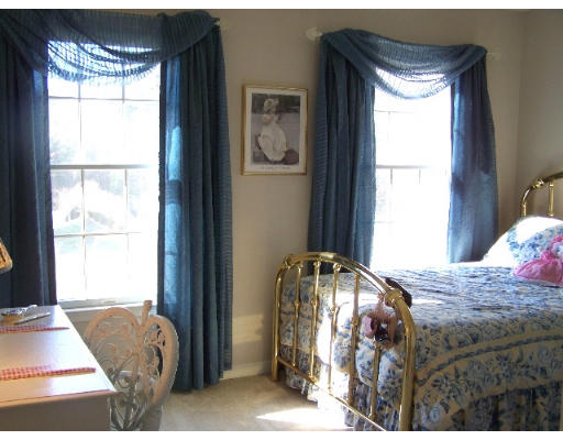 38 Hancock Road Franklin, MA 02038 - Photo 12 of 18 Gallery Image 12