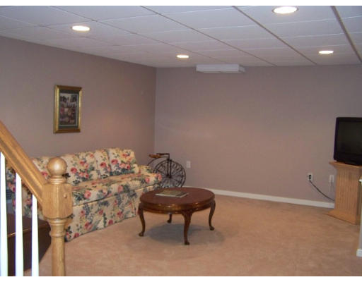 38 Hancock Road Franklin, MA 02038 - Photo 14 of 18 Gallery Image 14