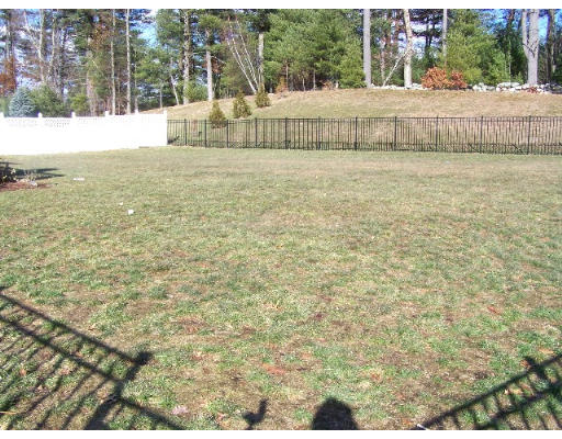 38 Hancock Road Franklin, MA 02038 - Photo 17 of 18 Gallery Image 17