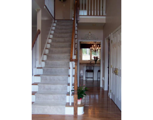 38 Hancock Road Franklin, MA 02038 - Photo 2 of 18 Gallery Image 2