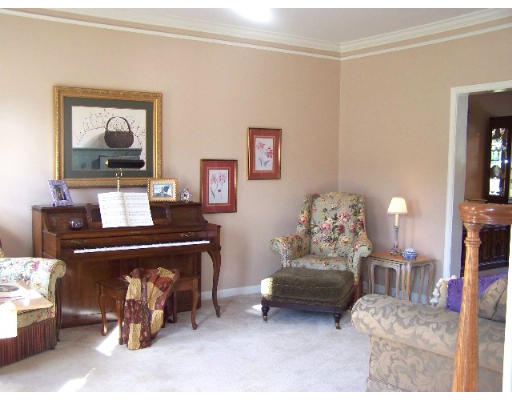 38 Hancock Road Franklin, MA 02038 - Photo 3 of 18 Gallery Image 3