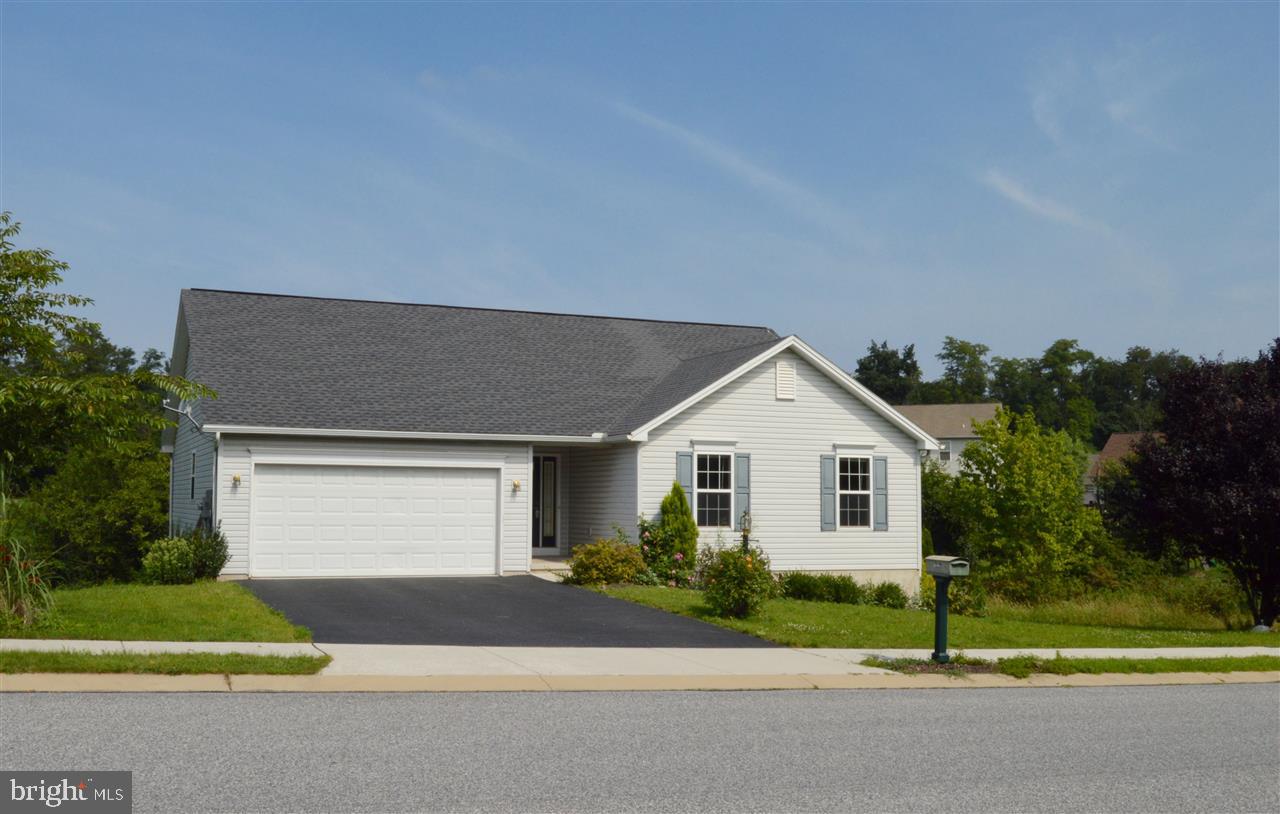 1225 Saddleback Road York, PA 17408 - Photo 2 of 32 Gallery Image 2
