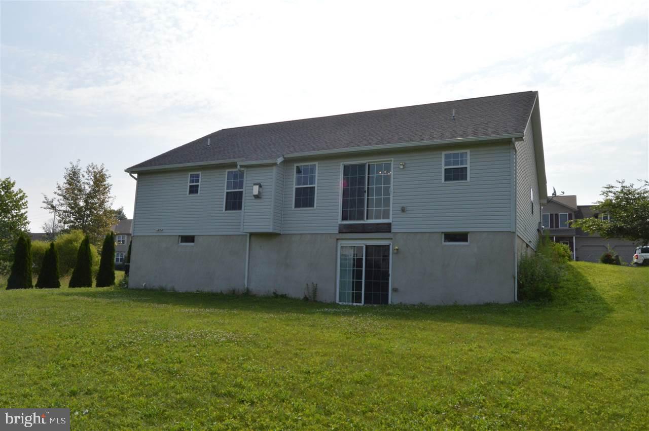 1225 Saddleback Road York, PA 17408 - Photo 5 of 32 Gallery Image 5
