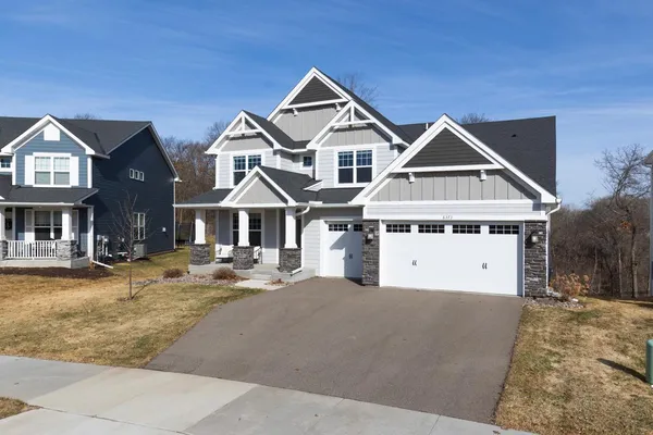 $925,000 | 6373 Apple Court, Inver Grove Heights, MN 55077