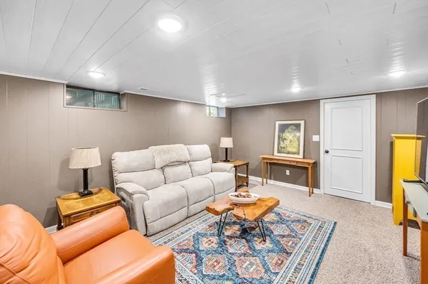 $3,500 | 118 Yarmouth Street, Longmeadow, MA 01106