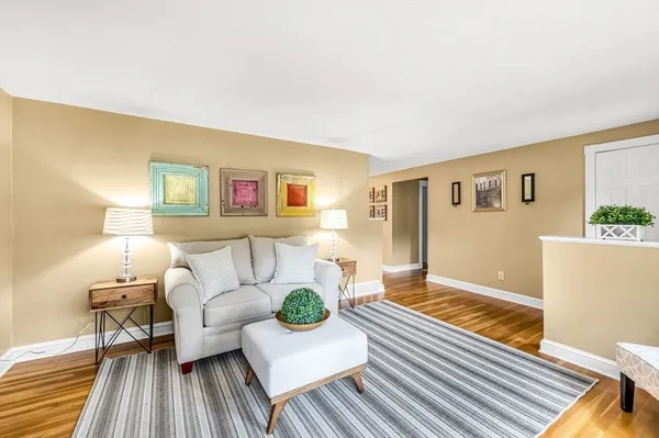 $3,500 | 118 Yarmouth Street, Longmeadow, MA 01106