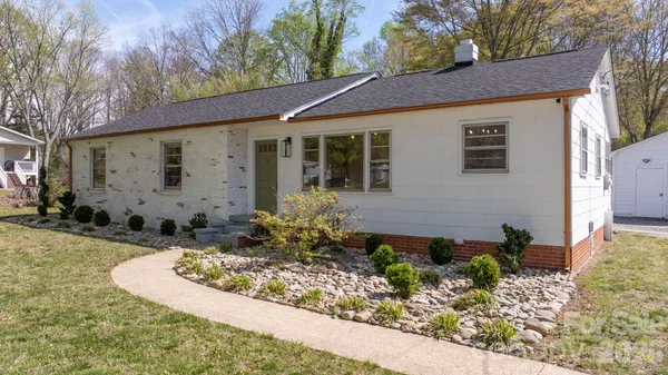 $295,000 | 212 Glendale Street, Morganton, NC 28655