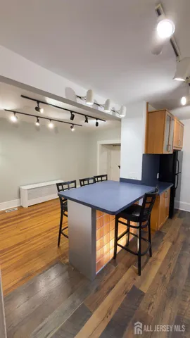 $2,500 | 55 Suydam Street, Unit 1, New Brunswick, NJ 08901