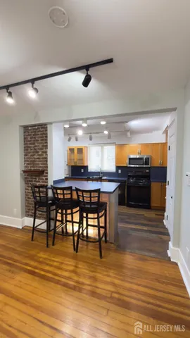 $2,500 | 55 Suydam Street, Unit 1, New Brunswick, NJ 08901