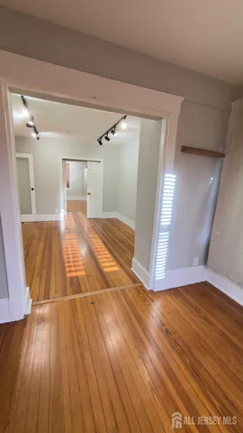 $2,500 | 55 Suydam Street, Unit 1, New Brunswick, NJ 08901