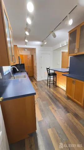 $2,500 | 55 Suydam Street, Unit 1, New Brunswick, NJ 08901