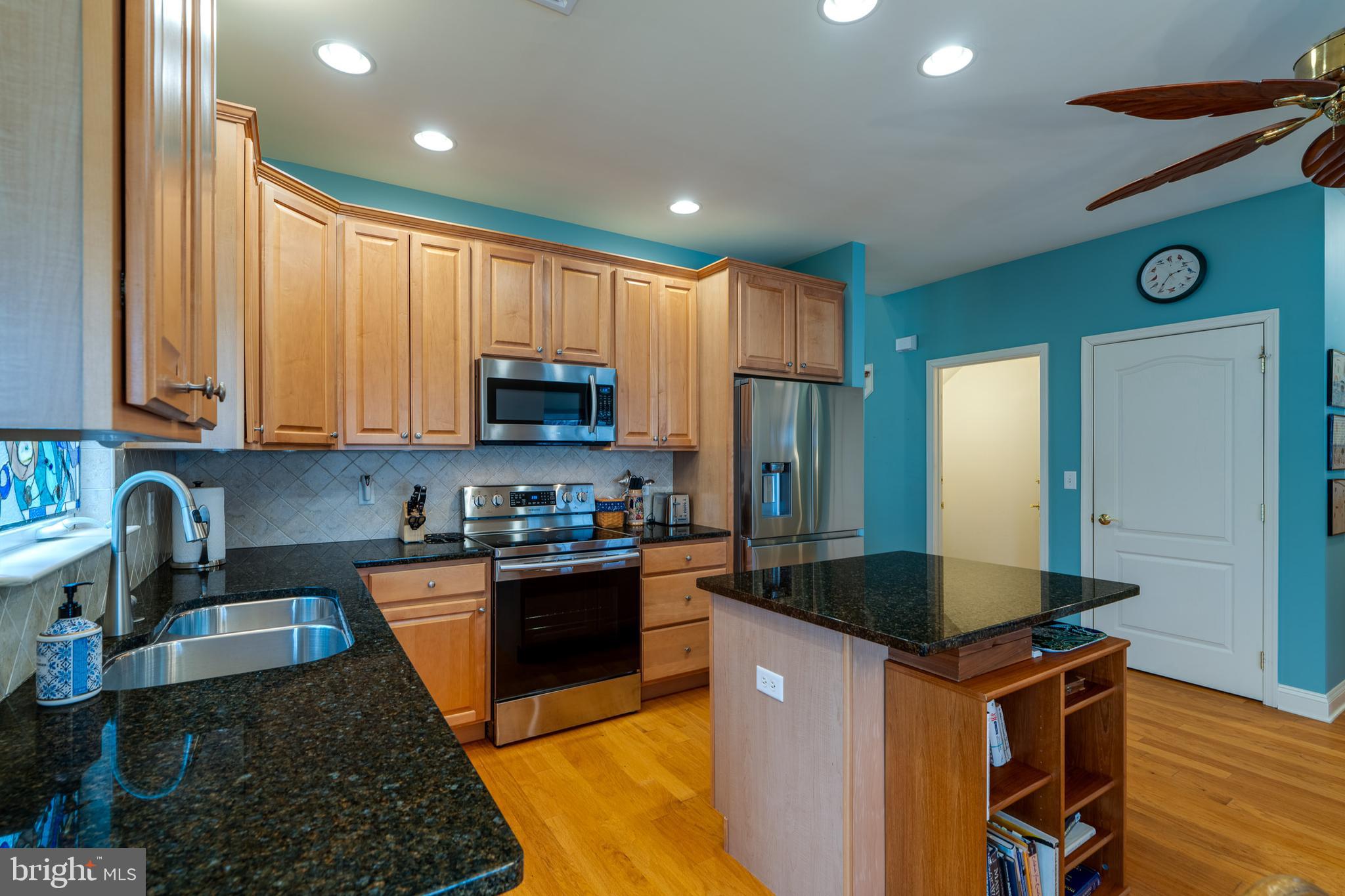 1809 Risser Lane Lancaster, PA 17601 - Photo 39 of 106 Beautiful black granite counters