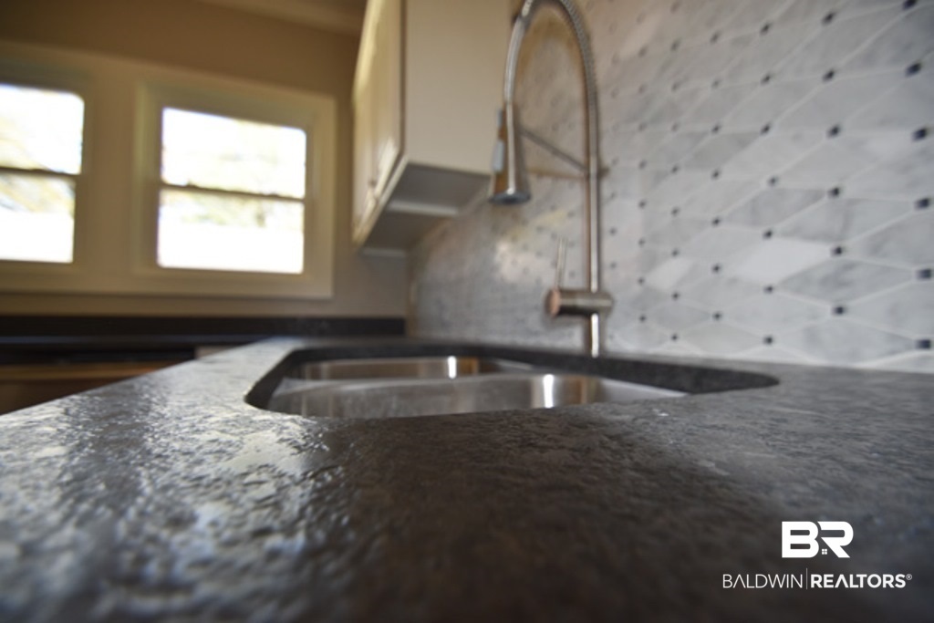 214 Grand Boulevard Mobile, AL 36607 - Photo 9 of 20
