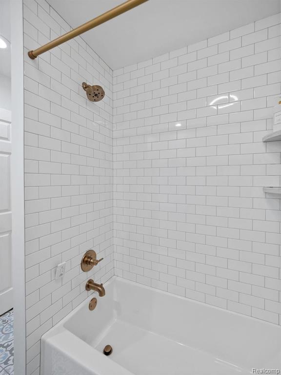 4252 Derry Road Bloomfield Hills, MI 48302 - Photo 9 of 36