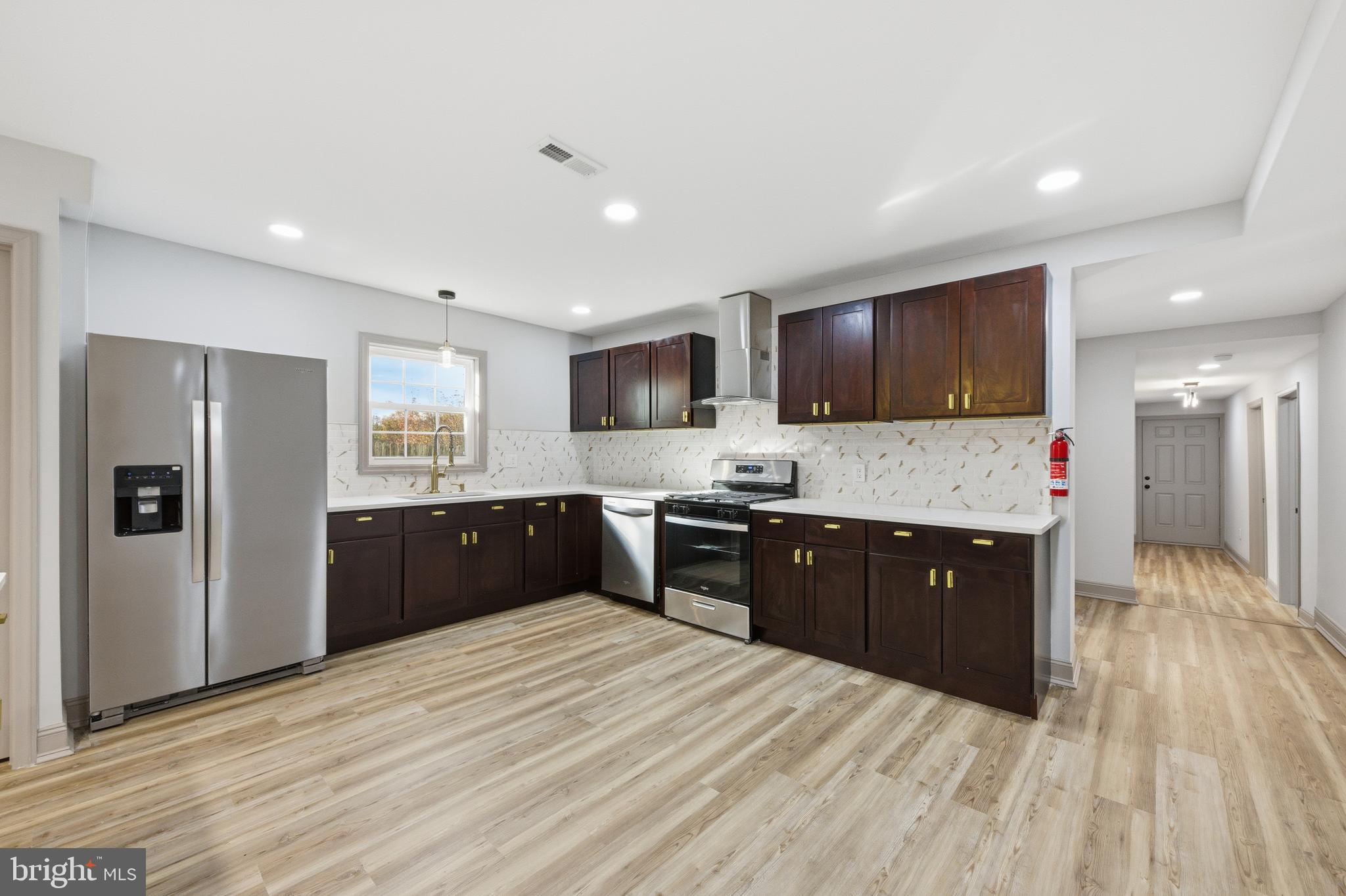 233 Chestnut Street Mount Holly, NJ 08060 - Photo 9 of 38