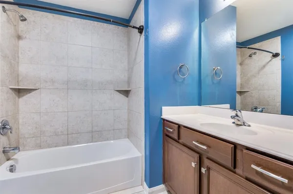 $2,150 | 120 Mount Vernon Lane, Venus, TX 76084
