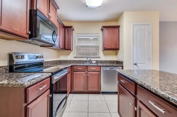 $2,150 | 120 Mount Vernon Lane, Venus, TX 76084