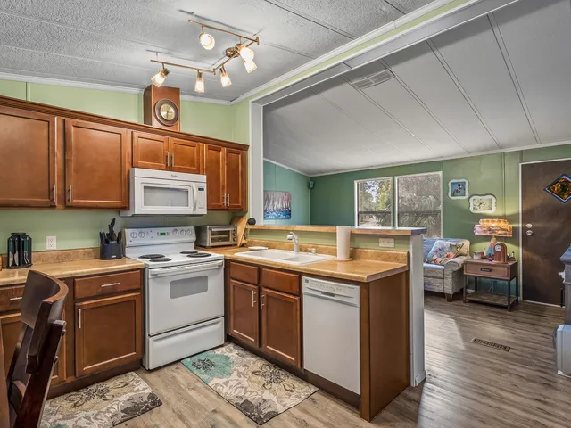 $285,000 | 605 Alligator Drive, Panacea, FL 32346