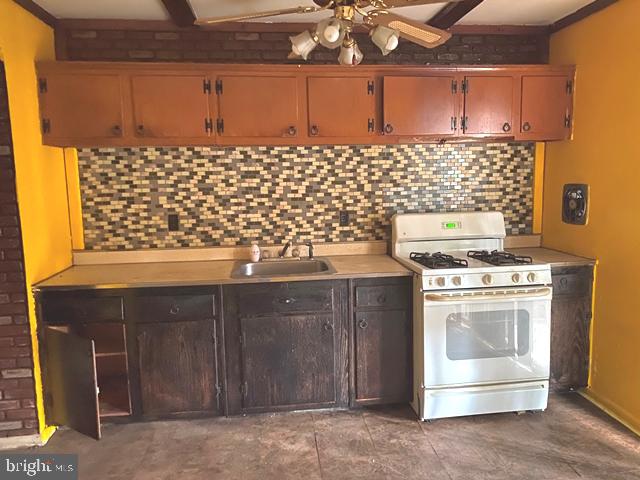 4846 Melbourne Road Baltimore, MD 21229 - Photo 5 of 15 Kitchen