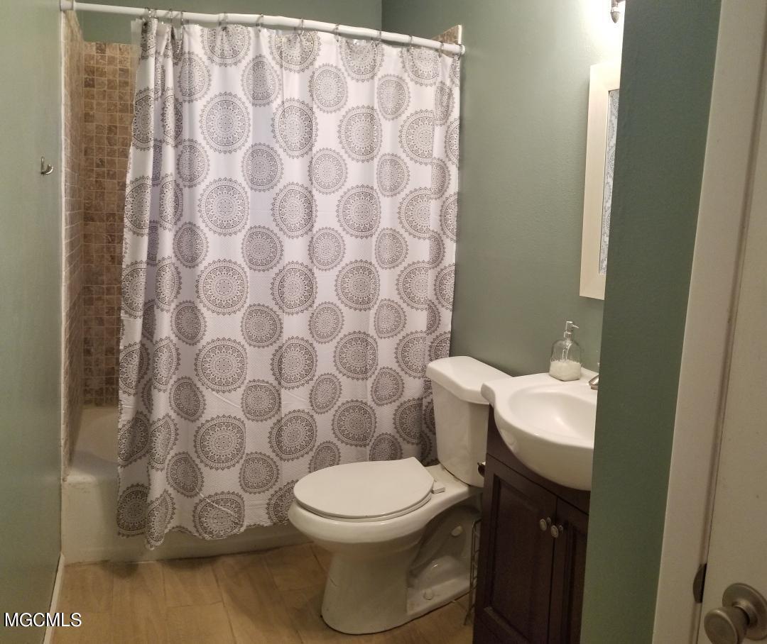 20141 Esther Road Saucier, MS 39574 - Photo 12 of 14 Bathroom 1