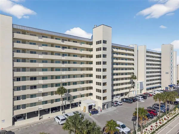 $1,000,000 | 20000 Gulf Boulevard, Unit 305, Indian Shores, FL 33785