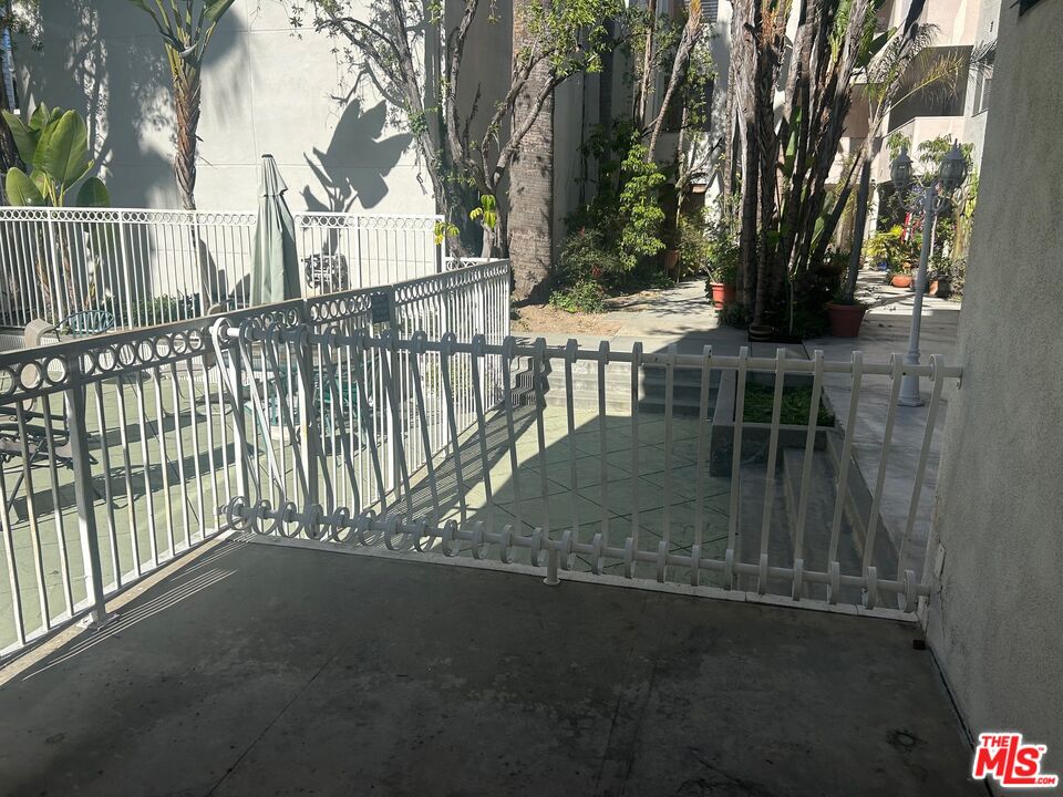 1440 Reeves Street, Unit 108 Los Angeles, CA 90035 - Photo 11 of 12