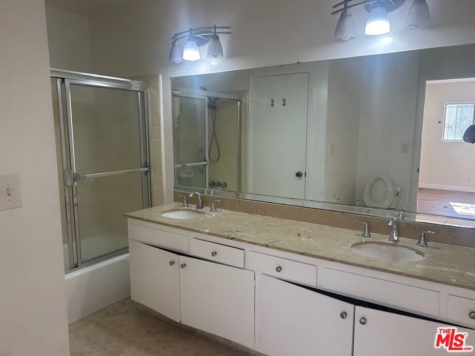 1440 Reeves Street, Unit 108 Los Angeles, CA 90035 - Photo 6 of 12