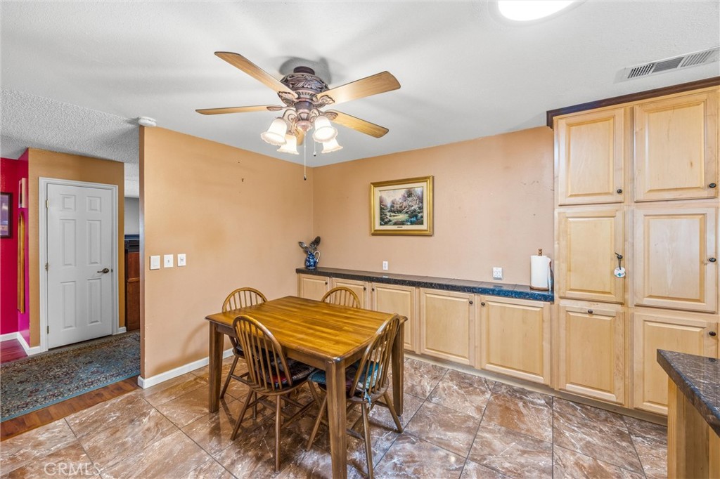 1539 Robyn Street Redlands, CA 92374 - Photo 13 of 47 a view of a livingroom with furniture