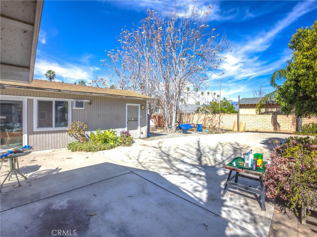 1539 Robyn Street Redlands, CA 92374 - Photo 34 of 47 a view of a house with a yard covered in snow