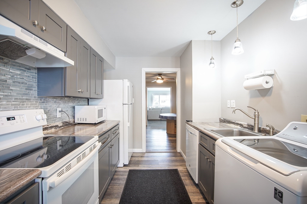 82 Mitchell Drive, Unit 82 Chicopee, MA 01022 - Photo 13 of 16