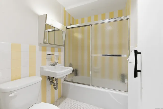 $1,200 | 40 Owen Street, Unit C11, Hartford, CT 06105