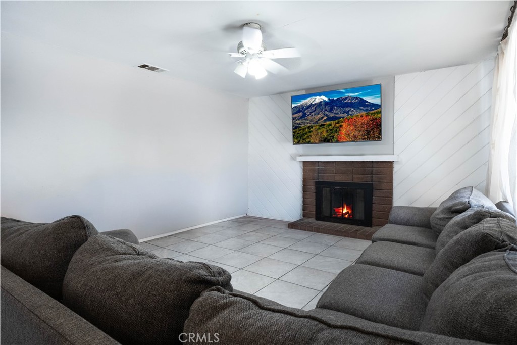 7000 Batavia Way Riverside, CA 92503 - Photo 12 of 22