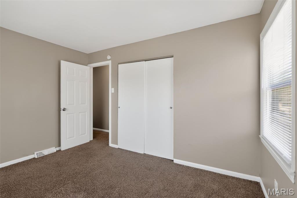 325 Lancashire Road St. Louis, MO 63137 - Photo 25 of 30 Gallery Image 25