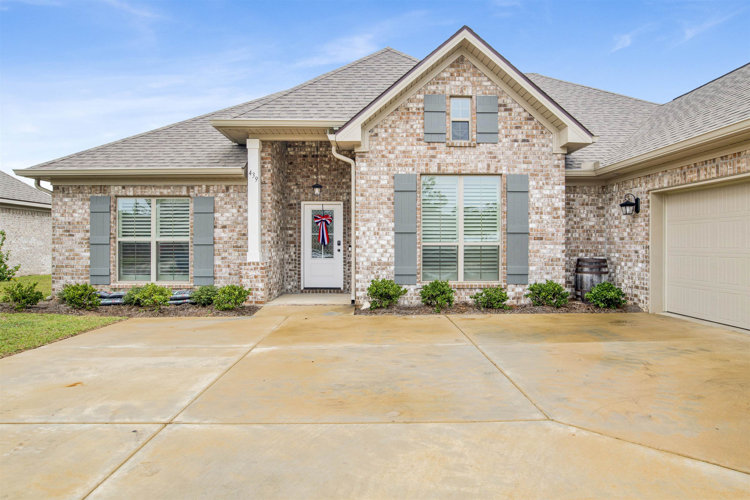 439 Shepard Street Gulf Shores, AL 36542 - Photo 2 of 26