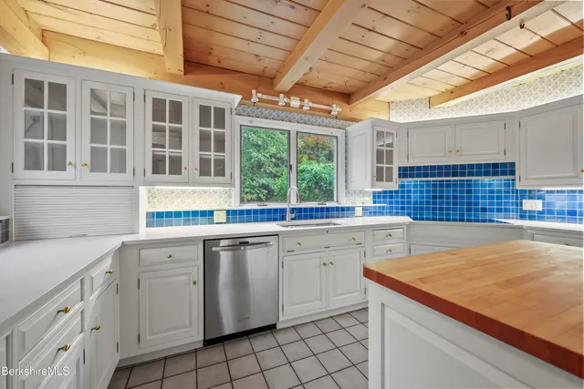 $995,000 | 1030 Simonds Road, Williamstown, MA 01267