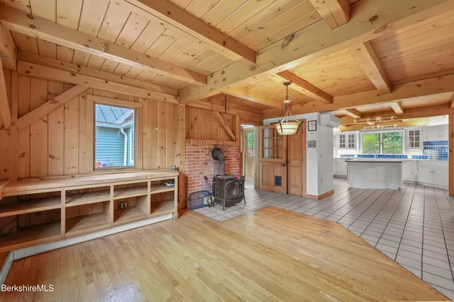 $995,000 | 1030 Simonds Road, Williamstown, MA 01267