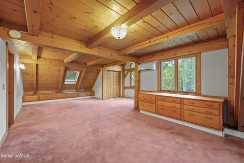 $995,000 | 1030 Simonds Road, Williamstown, MA 01267