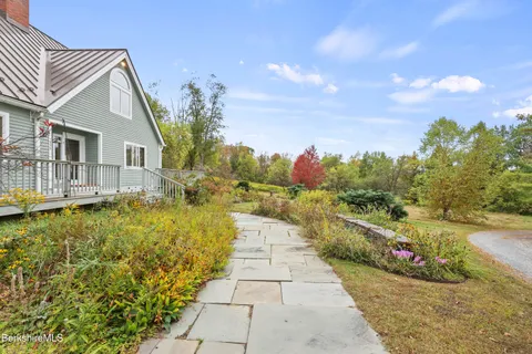$995,000 | 1030 Simonds Road, Williamstown, MA 01267