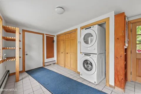 $995,000 | 1030 Simonds Road, Williamstown, MA 01267