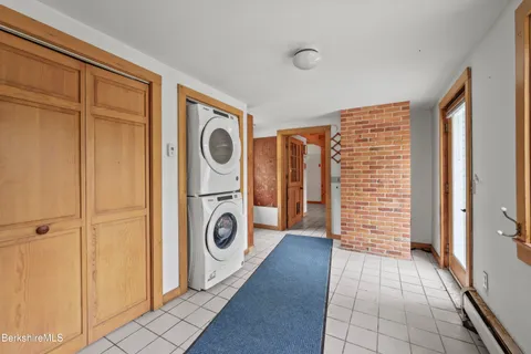 $995,000 | 1030 Simonds Road, Williamstown, MA 01267