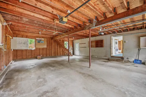 $995,000 | 1030 Simonds Road, Williamstown, MA 01267