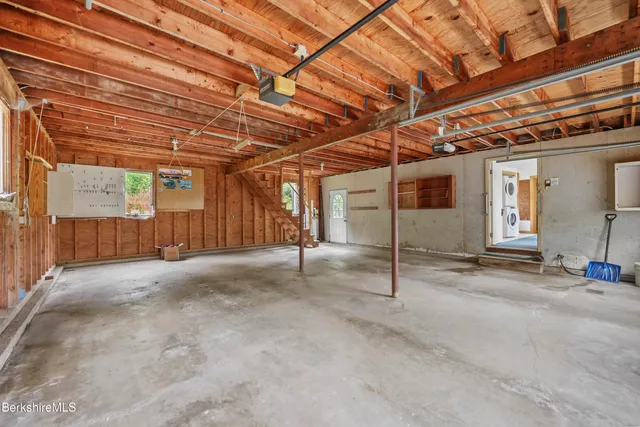 $995,000 | 1030 Simonds Road, Williamstown, MA 01267